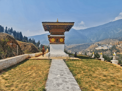 Travel To Bhutan: Immerse In Culture, Nature & Community